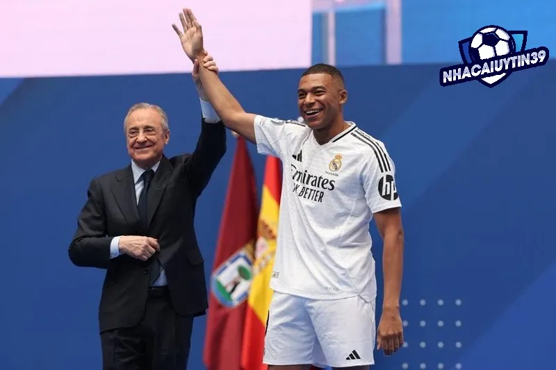 Kylian Mbappé chính thức thi đấu cho Real Madrid